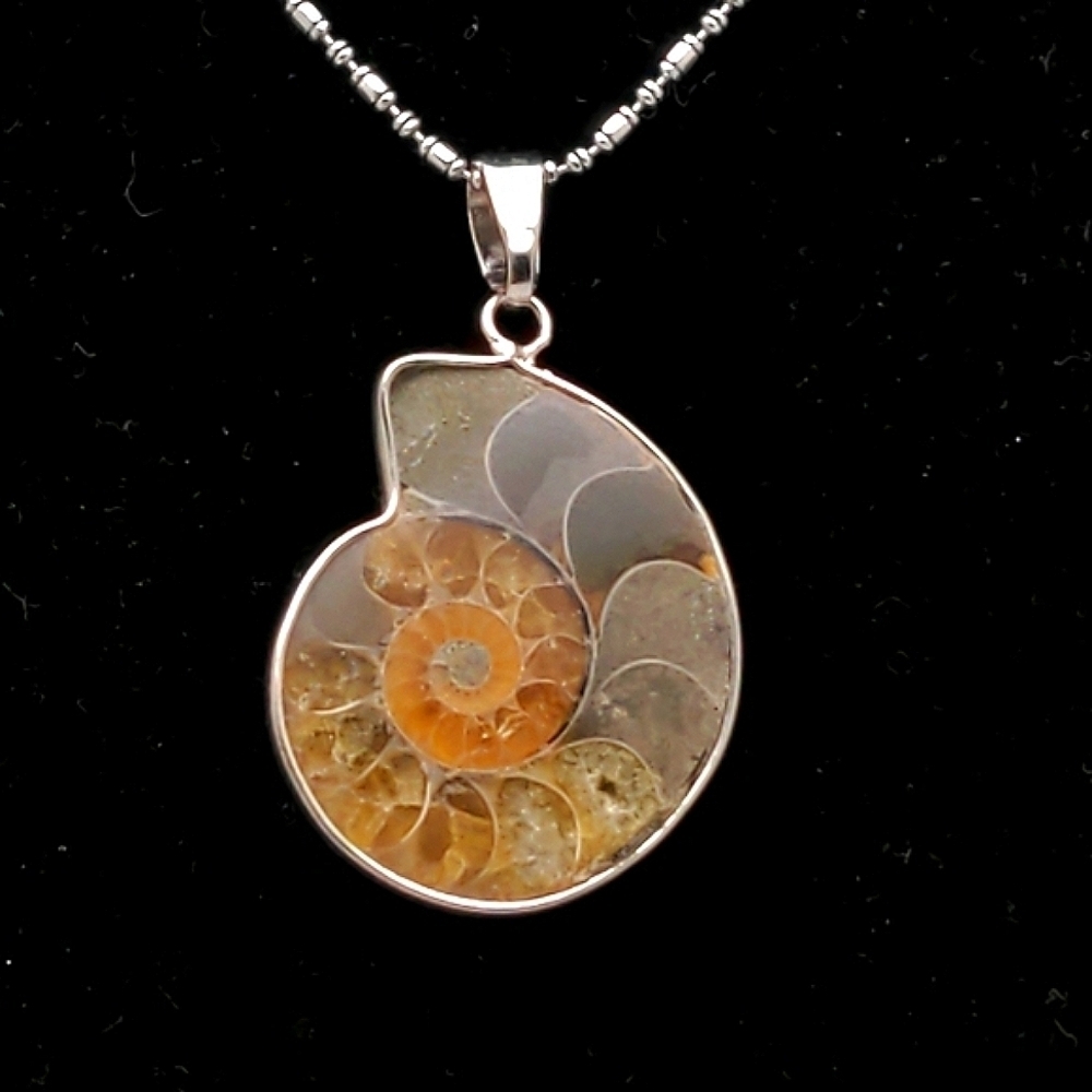 381MIDALANE Adjustable Ammonite Pendant Chain Necklace